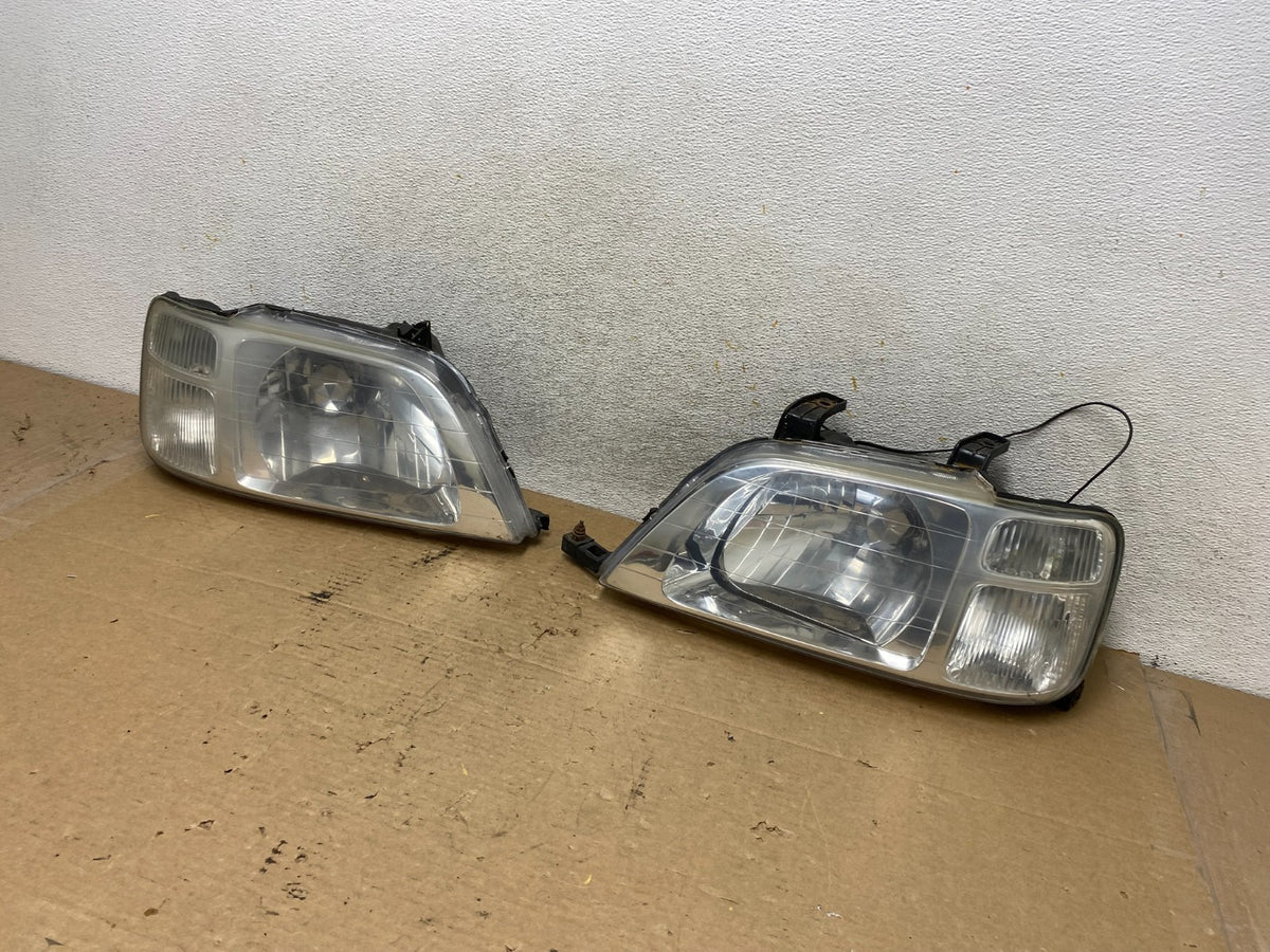 1997 to 2001 Honda CR-V Crv Left+Right Set Chrome Headlights Halogen AH8156 DW2