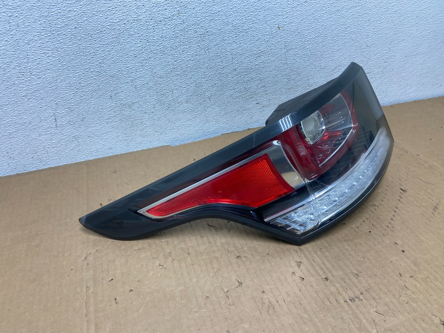 2014 - 2017 Land Rover Range Rover Sport Left Driver LH Tail Light AD0986 DG2