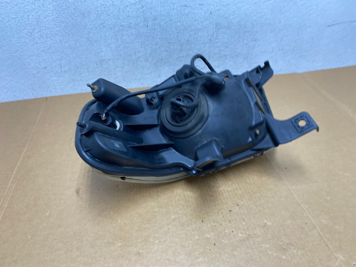 2006 to 2010 Ford Explorer Right Passenger Side Headlight AD9071 DW5