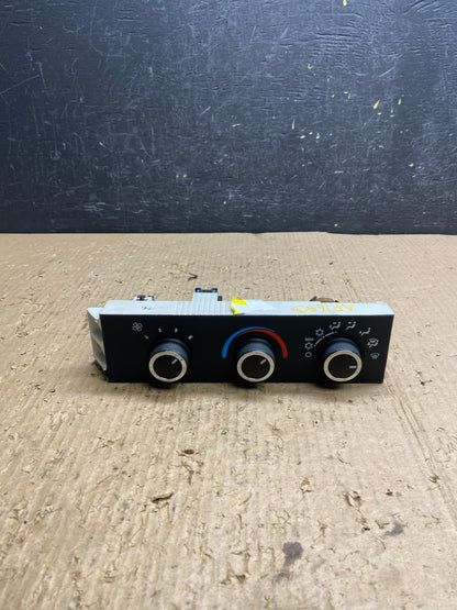 2008-2024 Chevrolet Express 1500 2500 3500 Climate Control Panel af1685 DG0