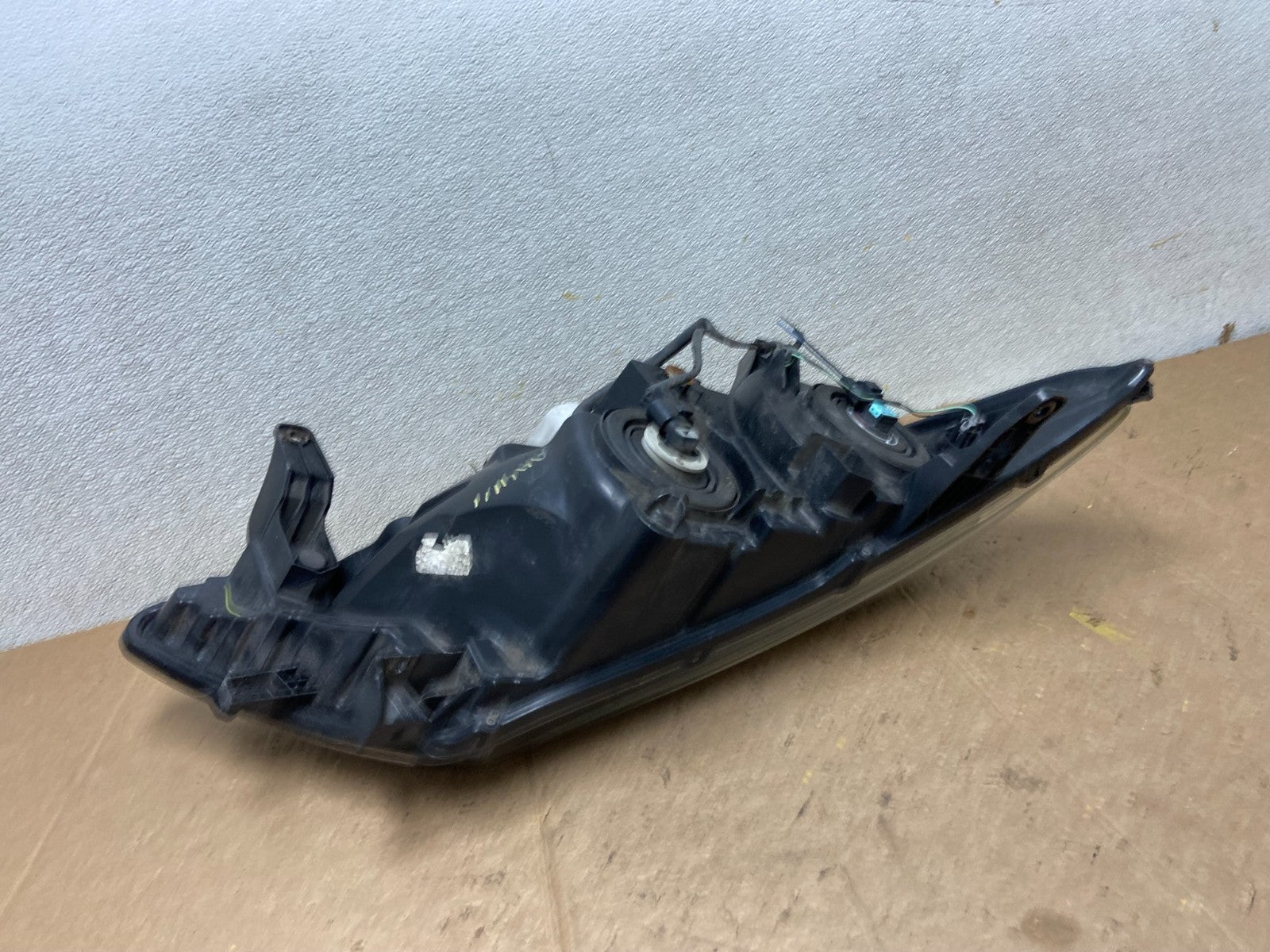 2013 to 2016 Nissan Pathfinder Left Driver LH Side Headlight Halogen OEM AA41116