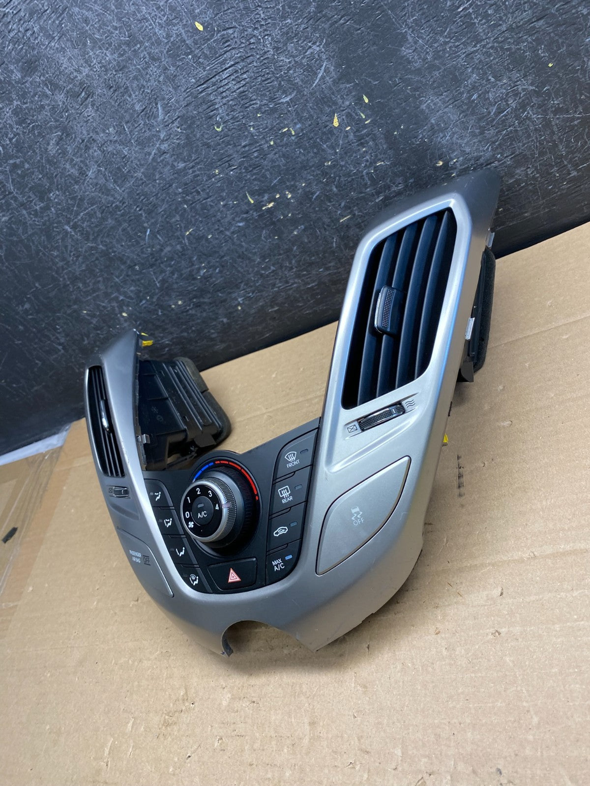 2012 - 2015 Kia Rio Veloster Climate Control Panel Trim Air Vents AG5239 DG2