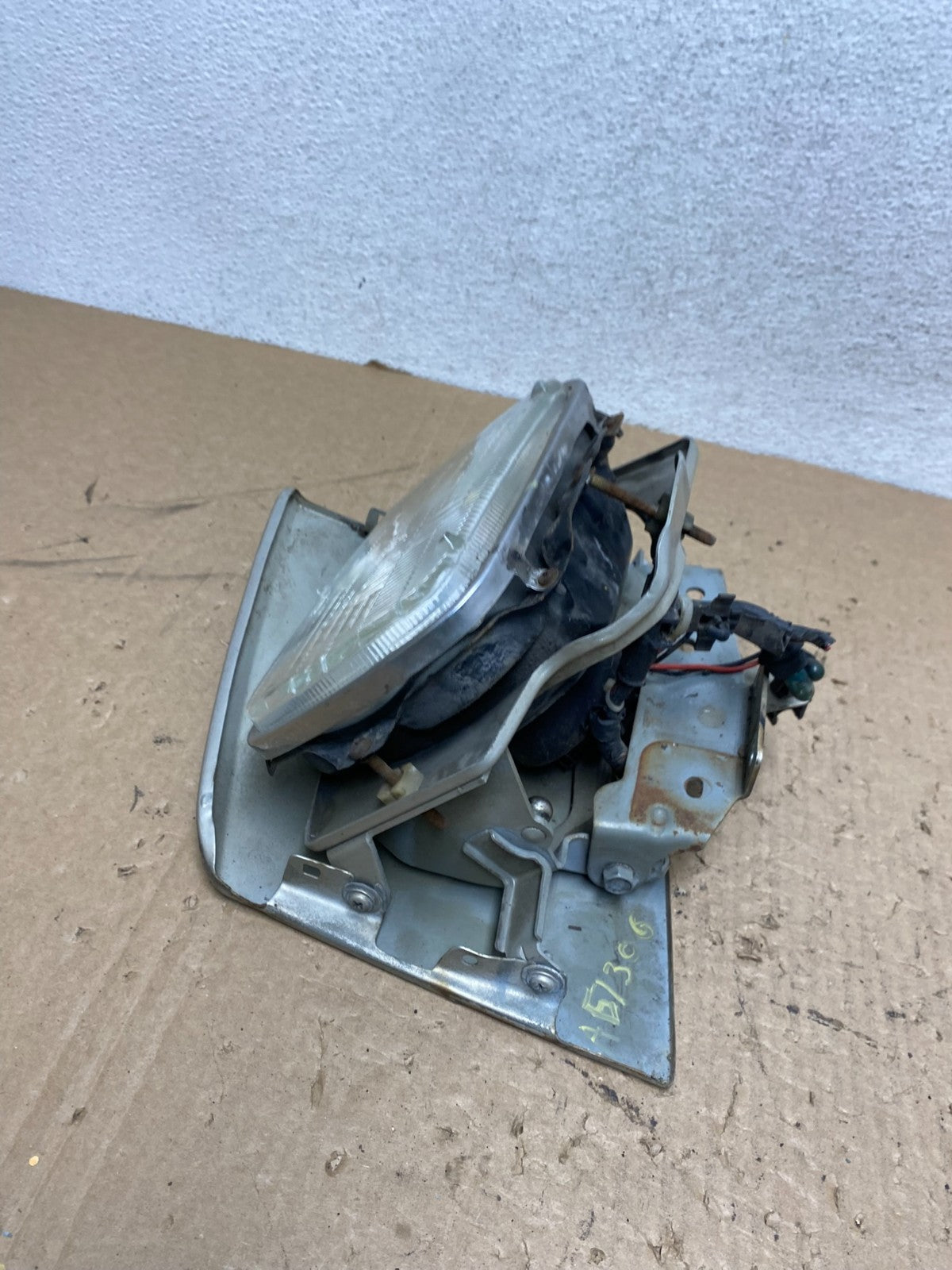 1989 to 1992 Ford Probe Right Pasenger RH Side Halogen Headlight AG1306 DG6