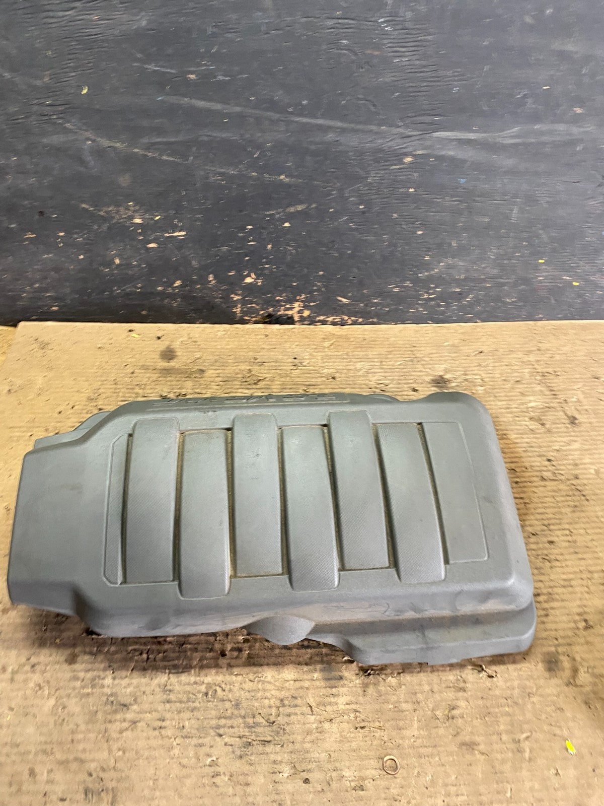 2007 to 2008 GMC Acadia 3.6L VVT Engine Cover Shield OEM s5940 DG1