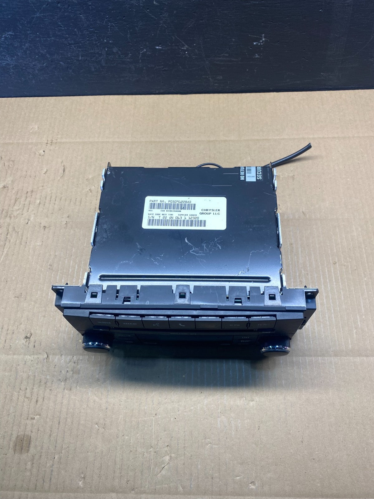 2007-2012 Chrysler Dodge Jeep Ram Radio CD MP3 AUX Receiver AD1496 DG3