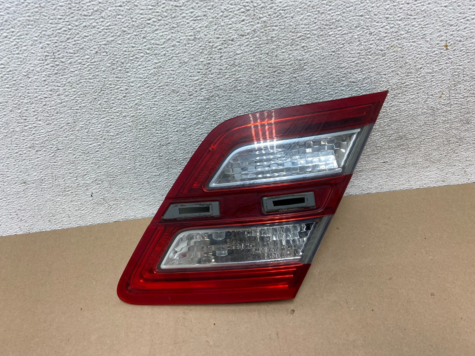 2013 to 2018 Ford Taurus Right Passenger Rh Side Tail Light Inner AG6596 DW0
