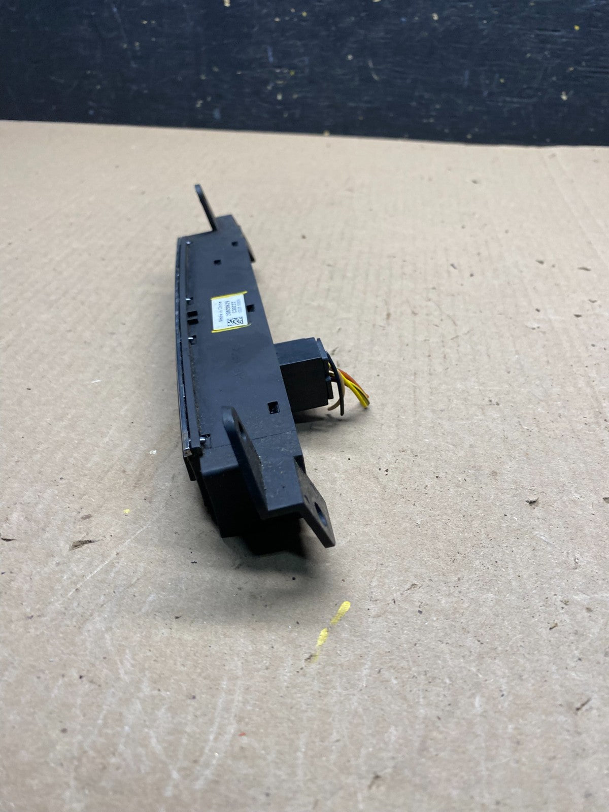 2007 - 2009 Cadillac Escalade Center Pedal Control Switch 20820629 Q6909 DG2