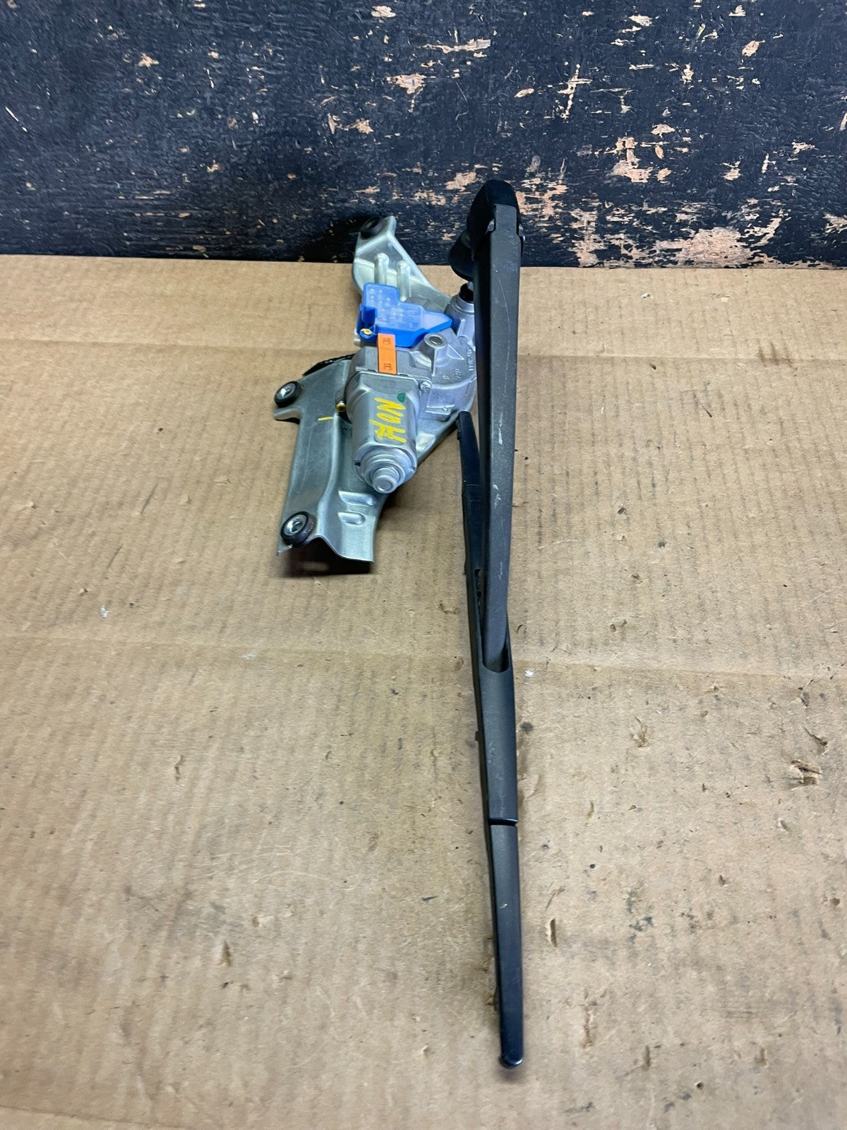2010 to 2013 Subaru Forester Rear Windshield Washer Wiper Motor AB28444