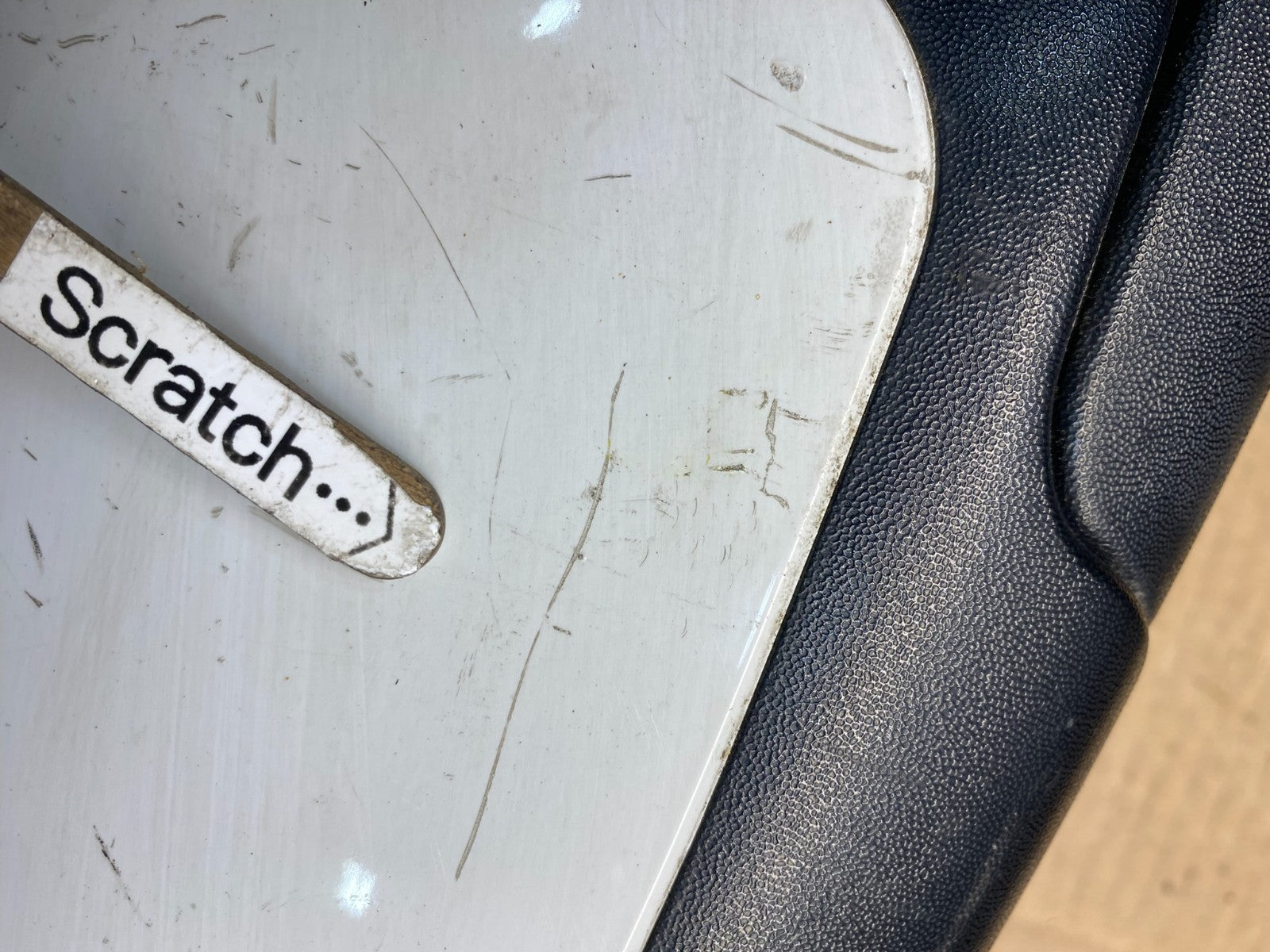 2003-2006 Chevrolet Tahoe Suburban Right Passenger Turn Door Mirror AE8277 DW7