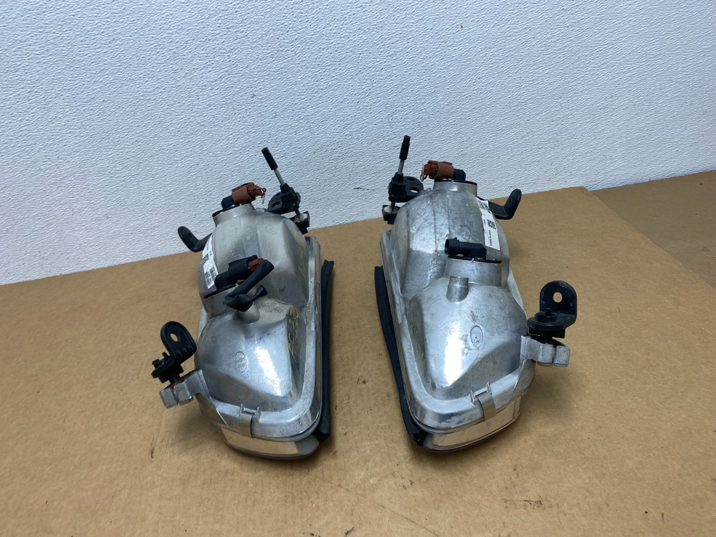 2000 to 2001 Toyota Camry Front Left+Right Side Headlights AC1734 DW9