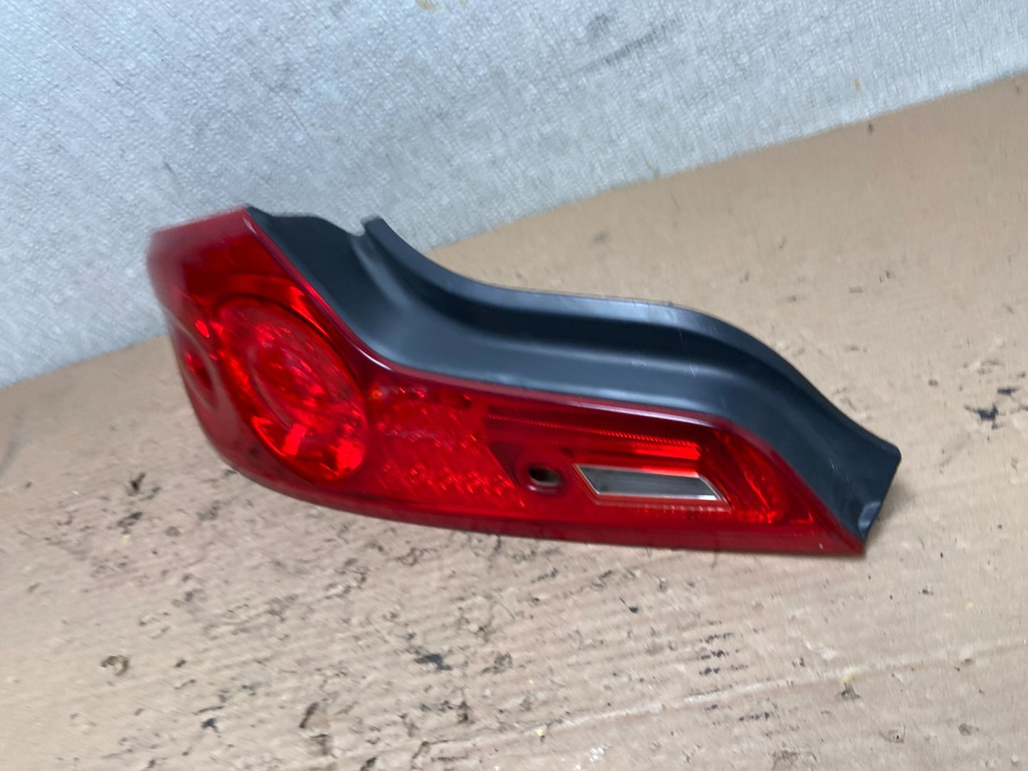 2006 - 2007 Infiniti G35 Coupe Left Driver LH Outer Tail Light Oem AA9816 LK1