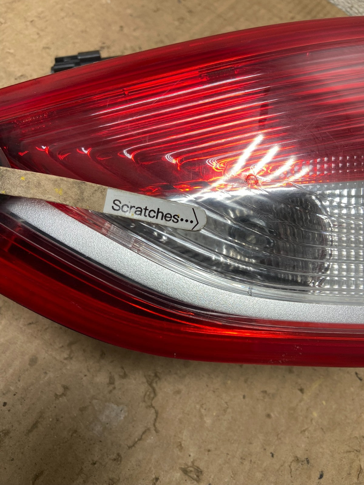 2013 to 2016 Ford Escape Right Passenger RH Side Inner Tail Light OEM AA6994 LK3