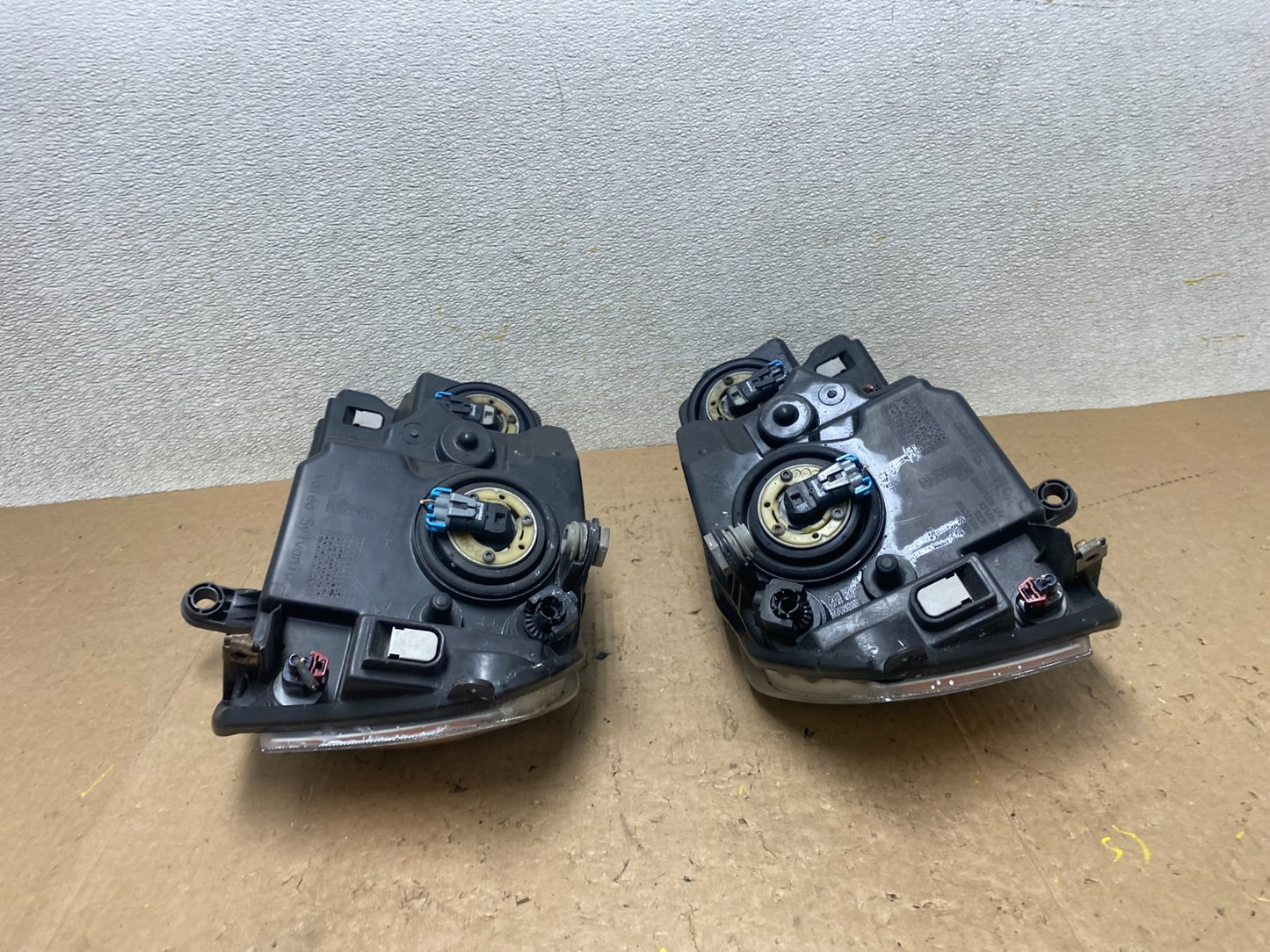 2008 to 2014 Dodge Avenger Left+Right Side Set Halogen Headlights W9075 DW13