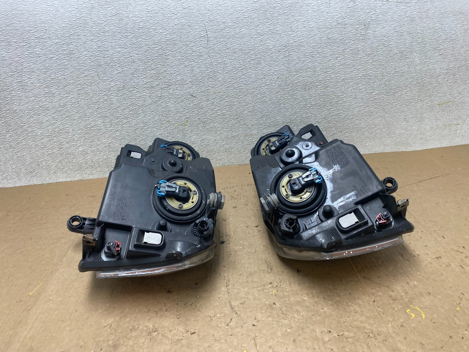 2008 to 2014 Dodge Avenger Left+Right Side Set Halogen Headlights W9075 DW13