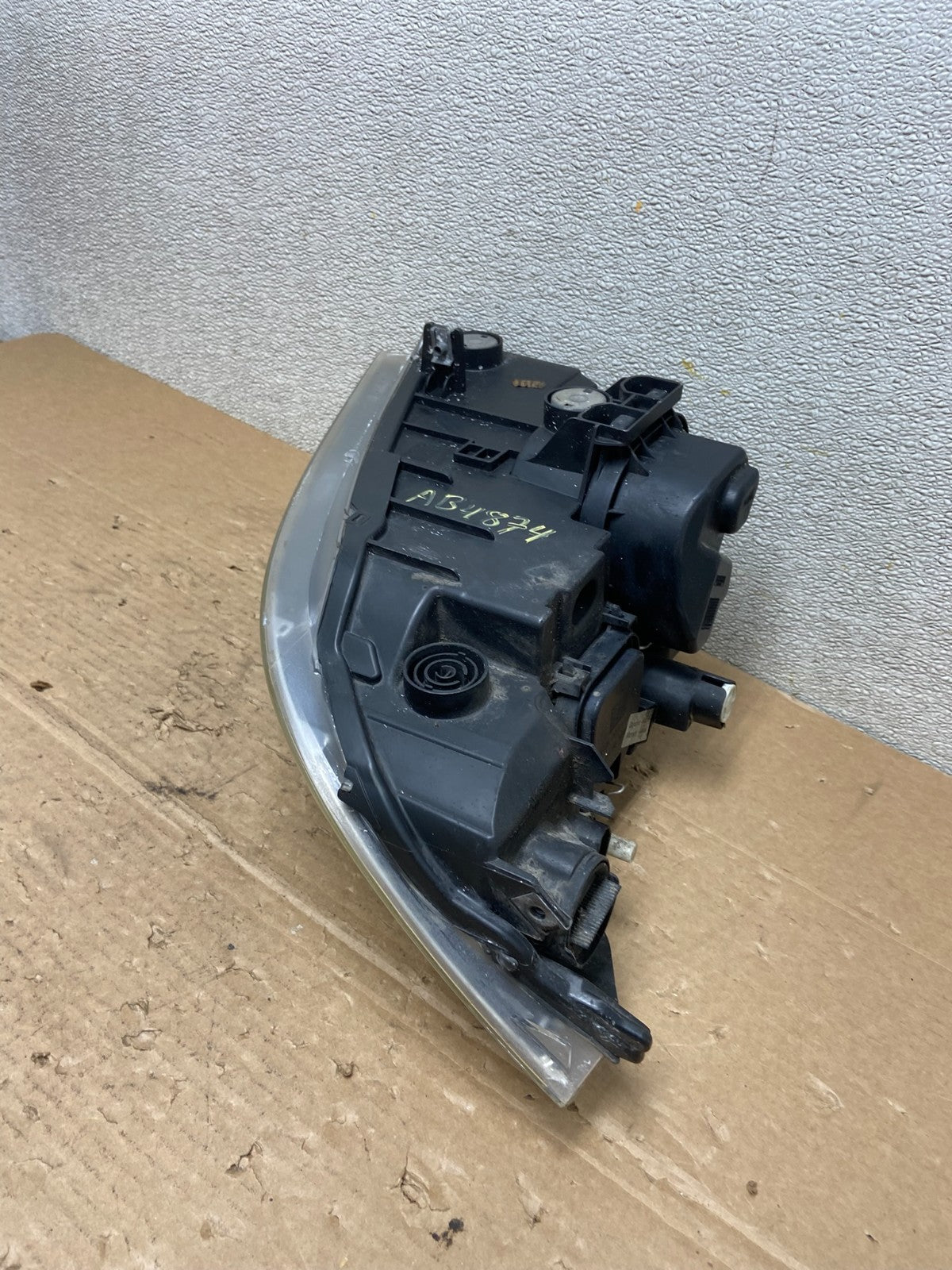 2009-2011 BMW 3 Series 328i 4/D Sedan Headlight Halogen Right Passenger AB48745