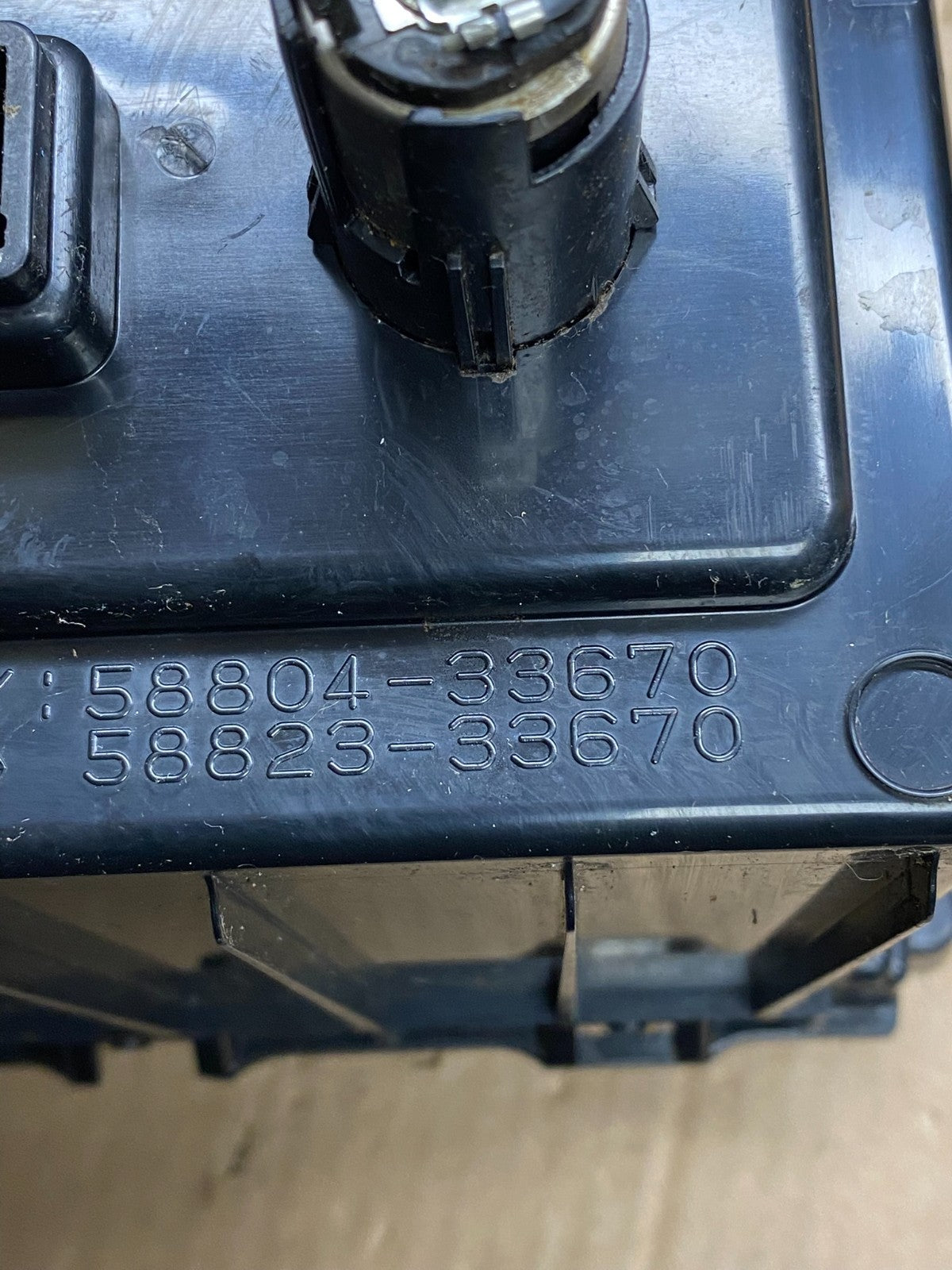 2007 - 2011 Toyota Camry Console Center Storage Dash 58804-33670  Z1673 DG6