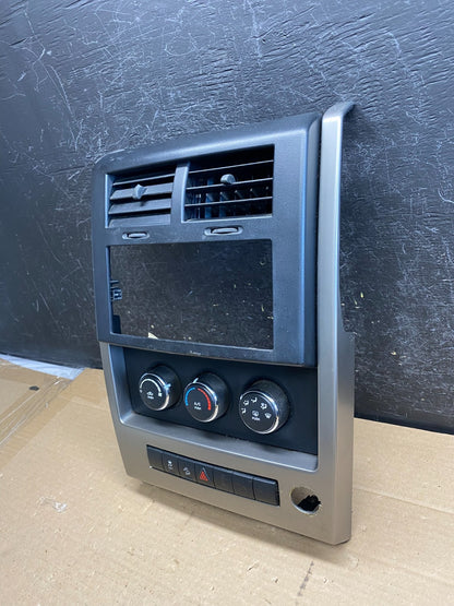2008 to 2012 Jeep Liberty Dash Climate Temperature Control Radio Bezel AG5266 DG1