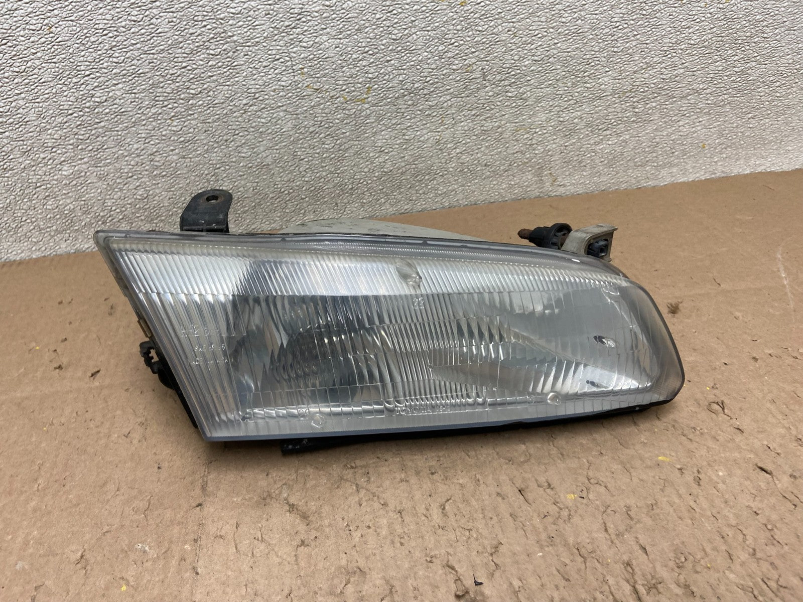 1997 1998 1999 Toyota Camry Right Passenger RH Halogen Headlight Y3103 DW0