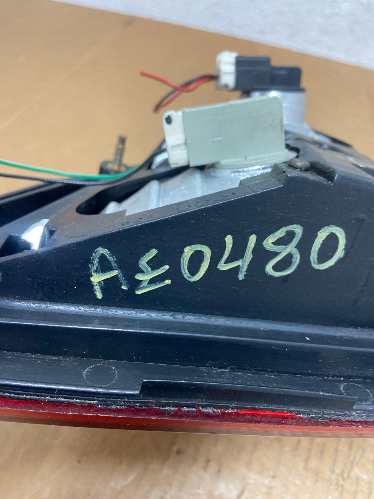 2002 - 2004 Infiniti i35 Inner Left Driver LH Side Tail Light AE0480 LK7