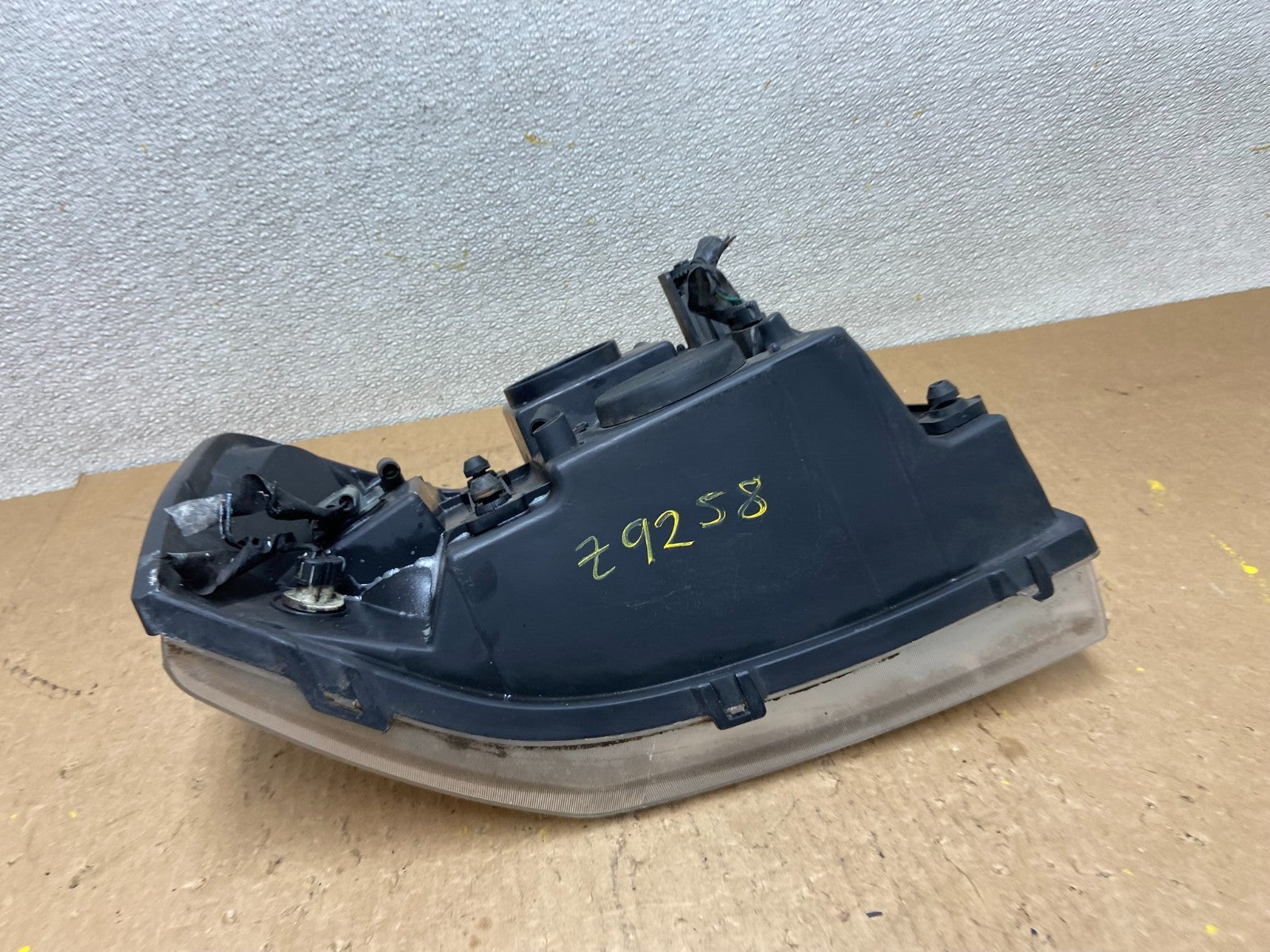 2002 to 2009 Gmc Envoy Left Driver Lh Side Headlight Halogen Oem Z9258 DW7