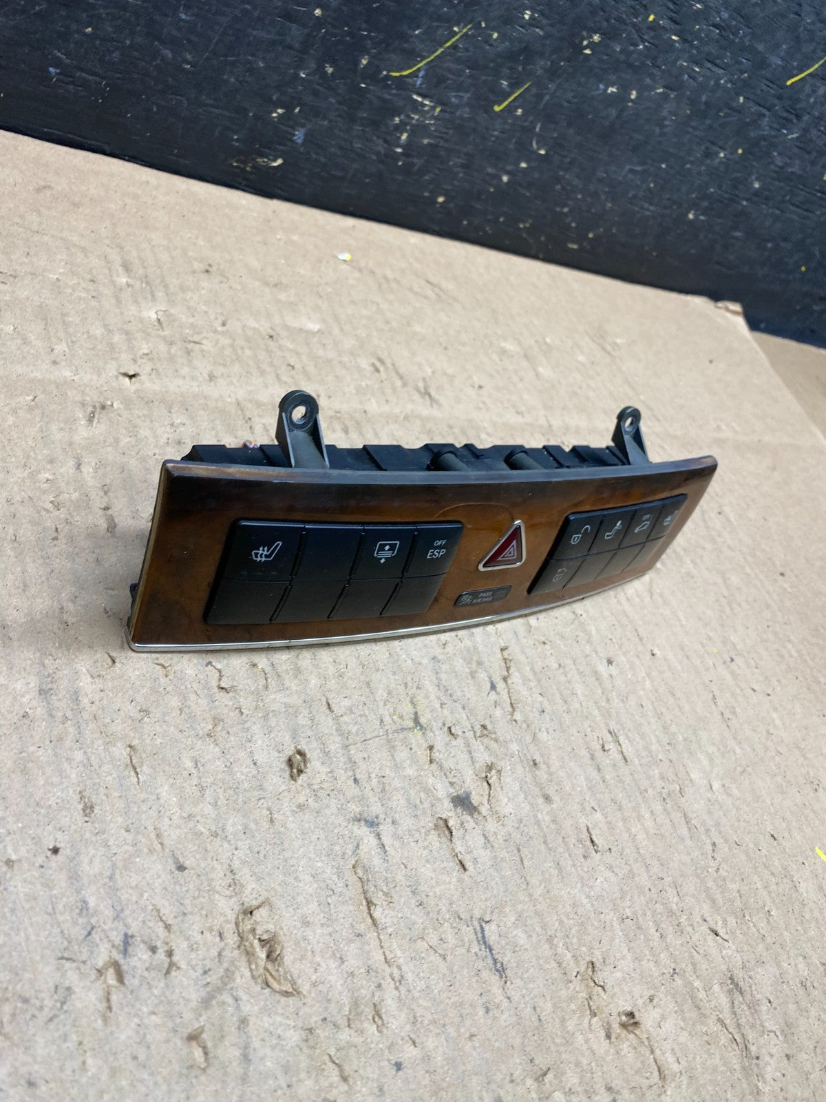 2005 - 2007 Mercedes C230 C240 Center Console Switch Control Unit T4938 DG2