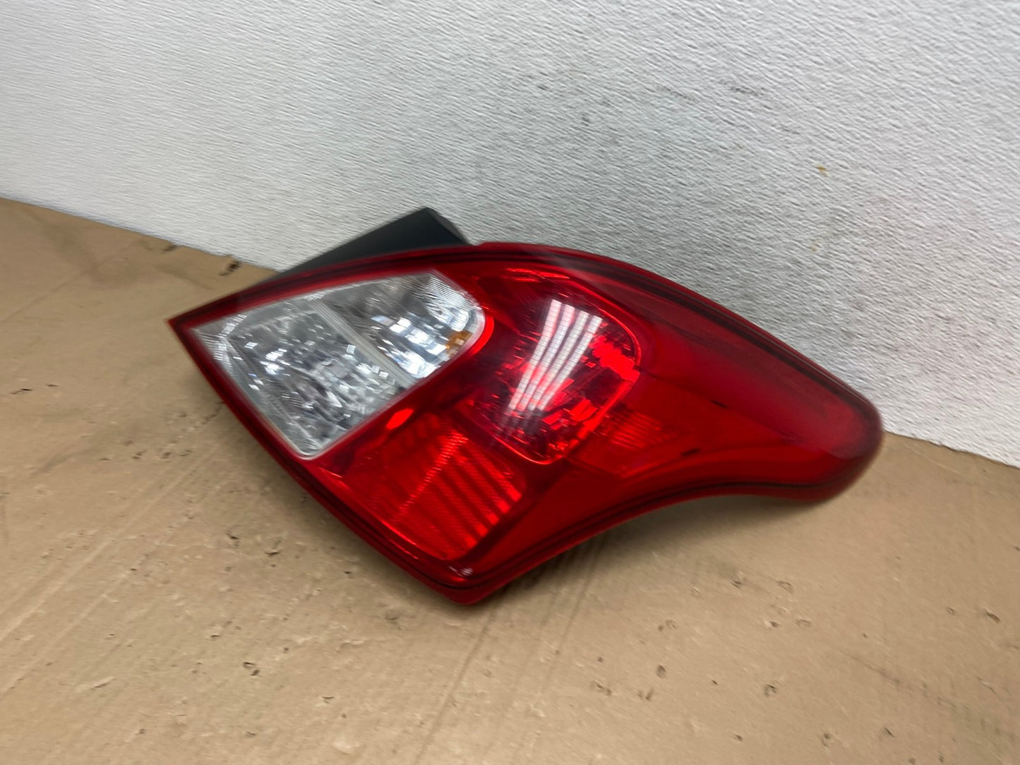 2012-2019 Nissan Versa Sedan Right Side Passenger Rh Tail Light AE9190 LK1