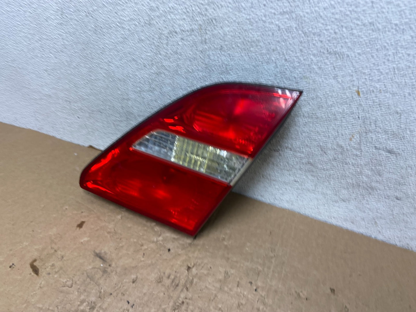 2001 2002 2003 Lexus Ls430 Right Passenger Side Inner Tail Light AF8393 DW1