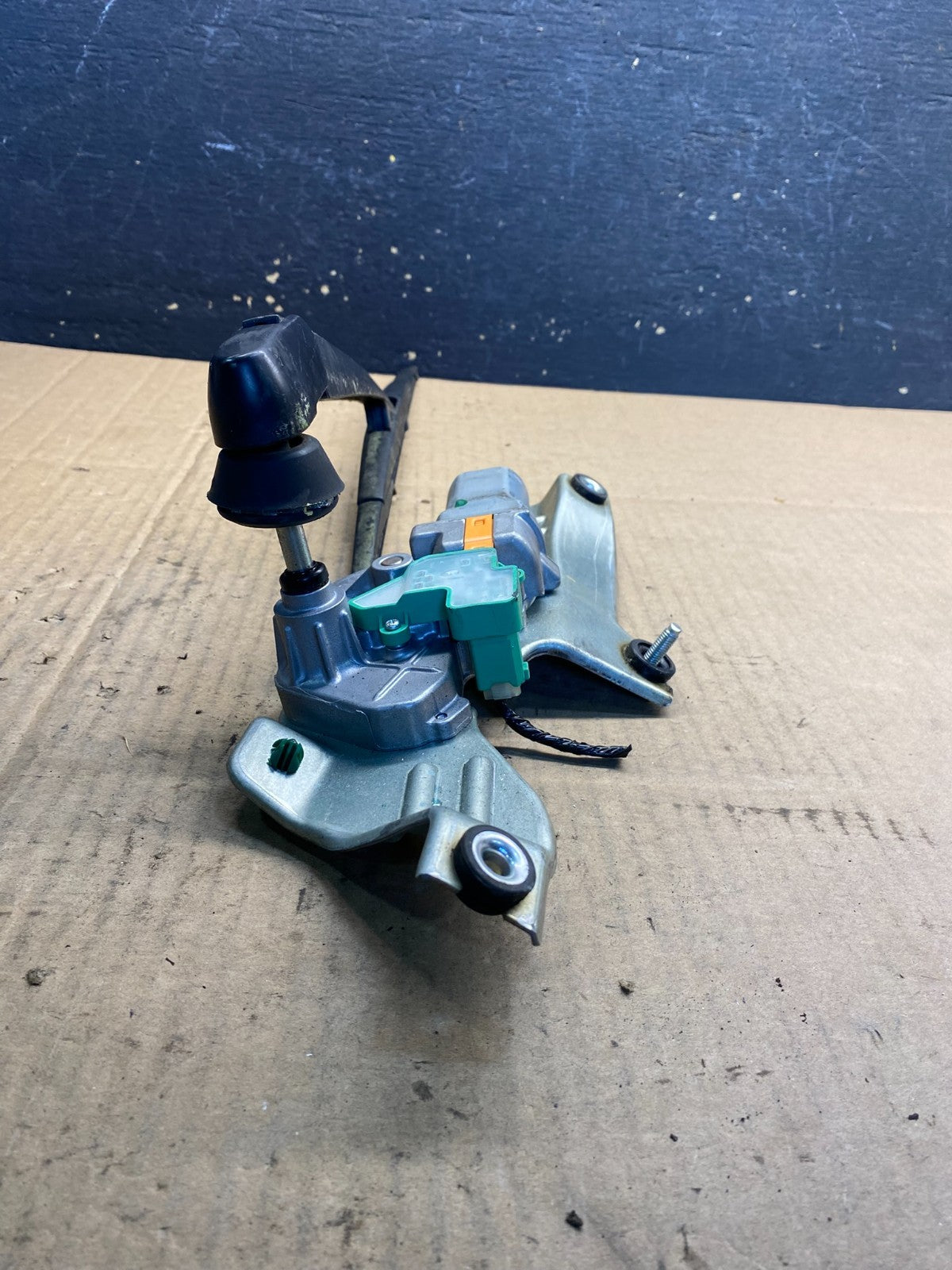 2009 to 2013 Subaru Forester Rear Windshield Washer Wiper Motor AA77364