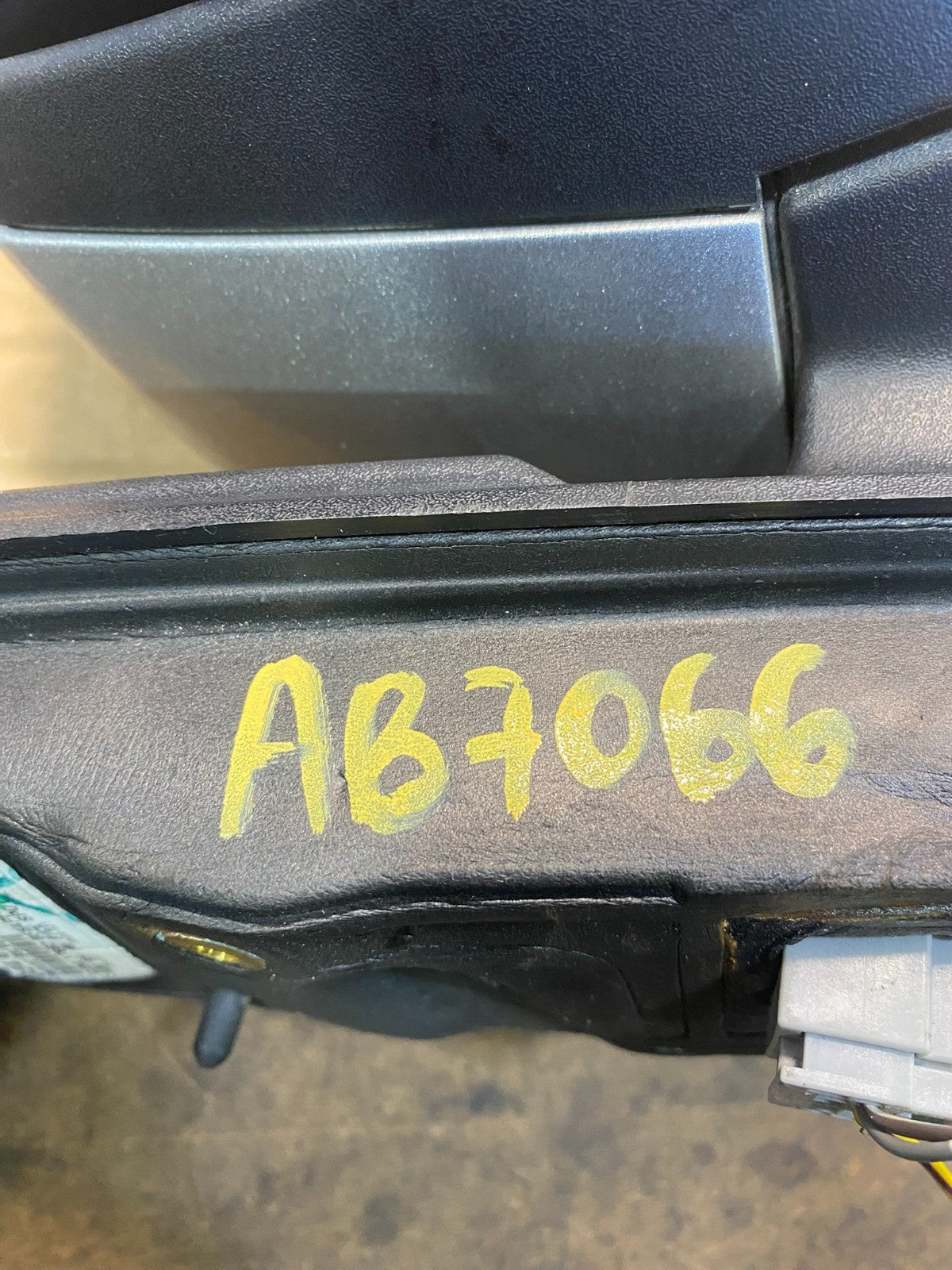 2013 - 2016 Ford Escape Right Passenger RH Power Door Mirror AB7066 MS11