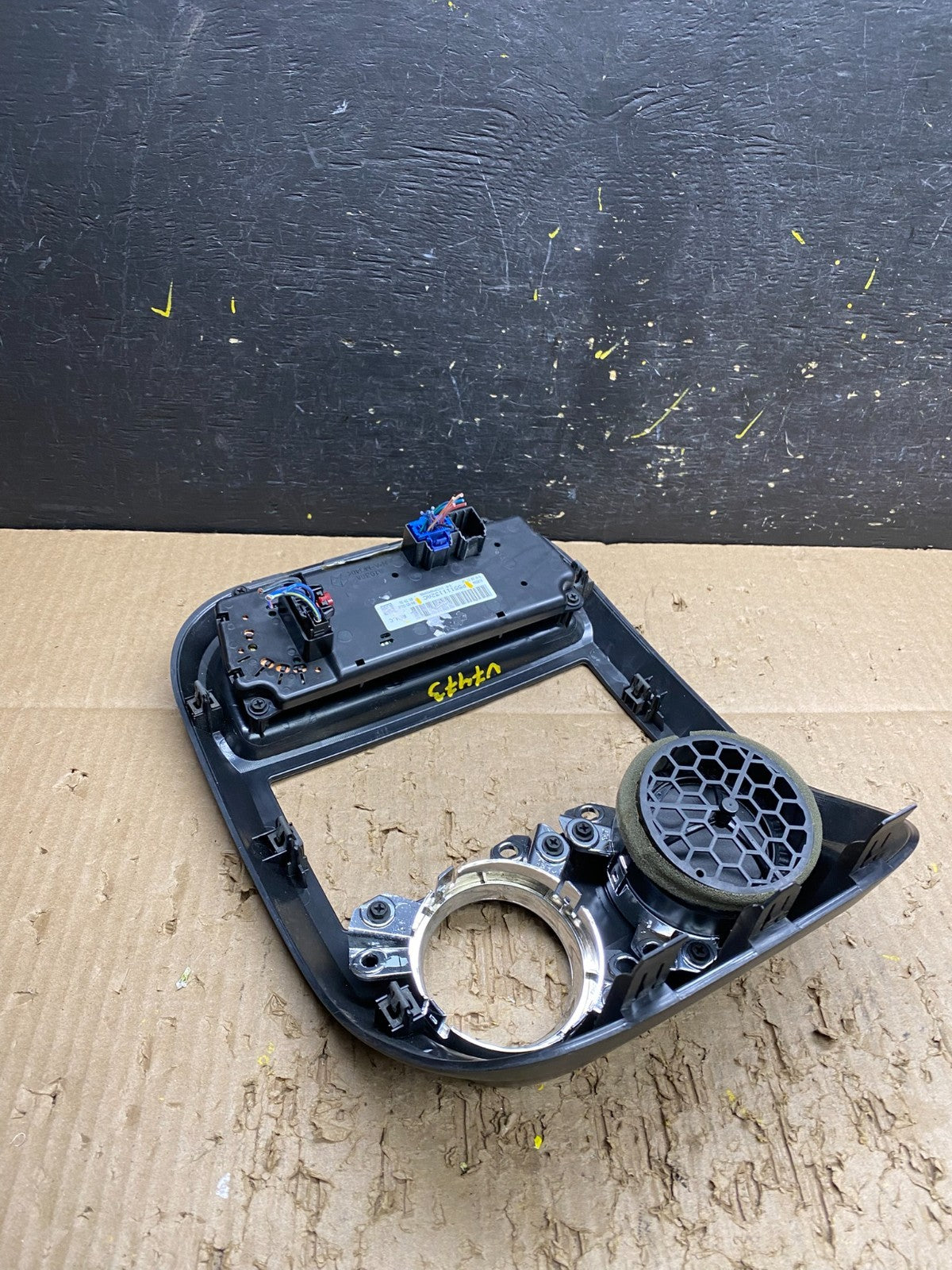 2009-2013 Jeep Patriot Dash Climate Temperature Control Radio Bezel OEM V7473 DG4