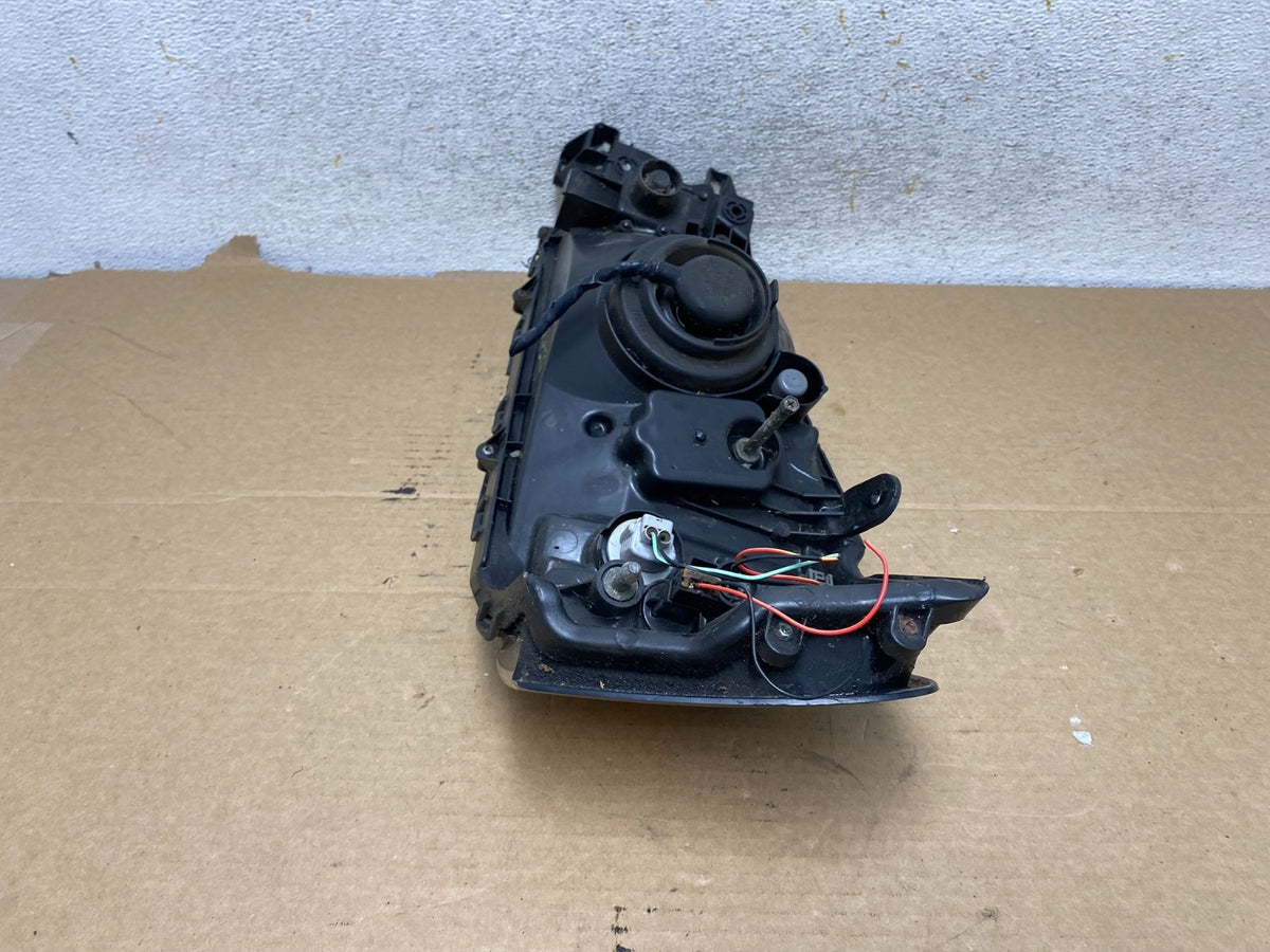 2003 2004 Subaru Forester Right RH Side Headlight Halogen AH7801 DW7