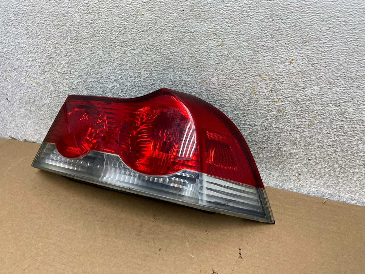 2006 to 2010 Volvo C70 Convertible Right Passenger Side Tail Light AH4421 DW2