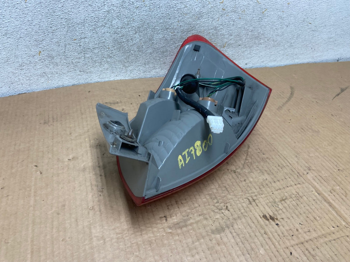 2008 to 2015 Nissan Rogue Left Driver Lh Side Tail Light AI7800 LK6