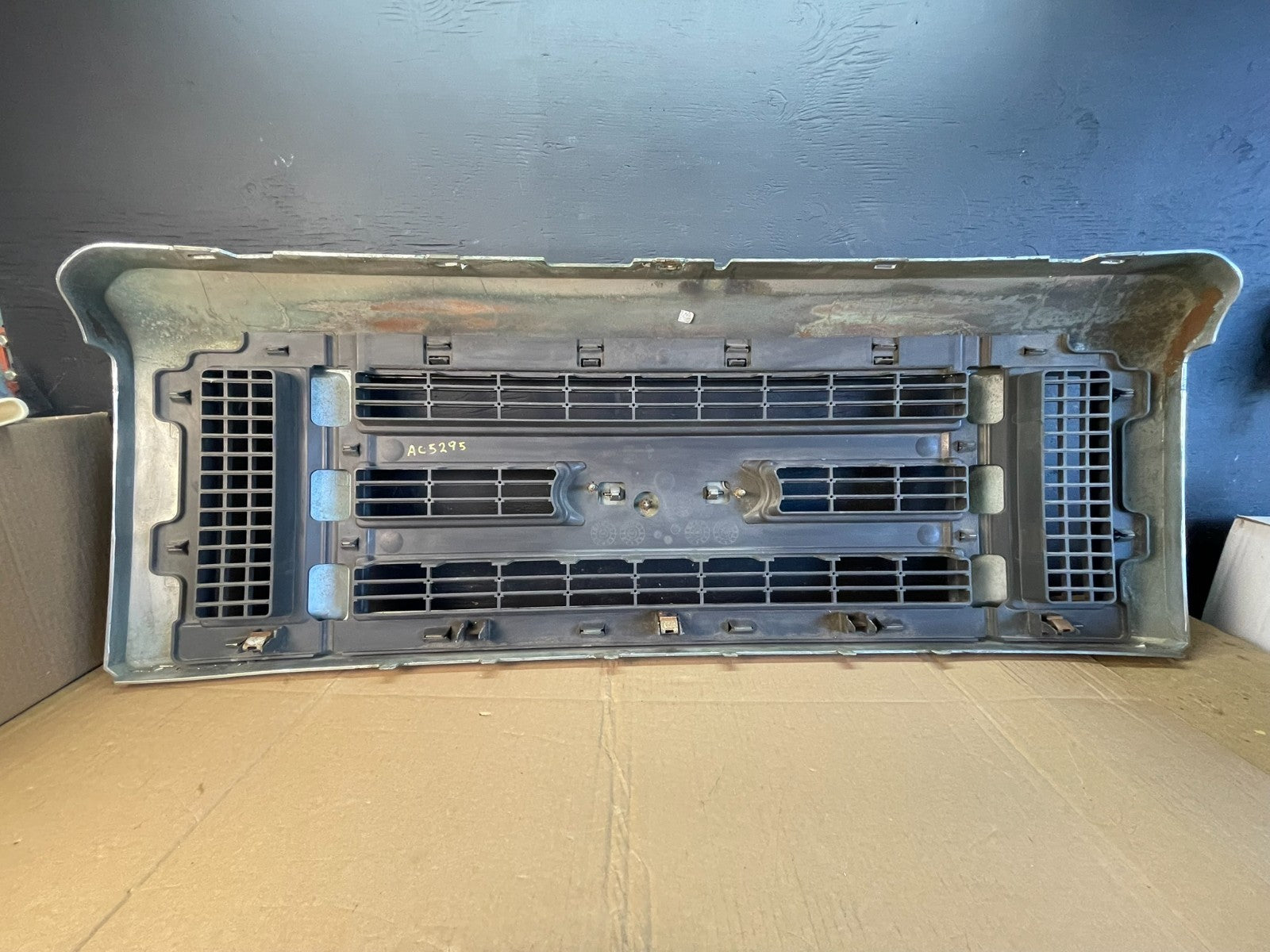2008 to 2014 Ford Econoline E150 E250 Front Upper Chrome Grill Grille AC5295 DG6