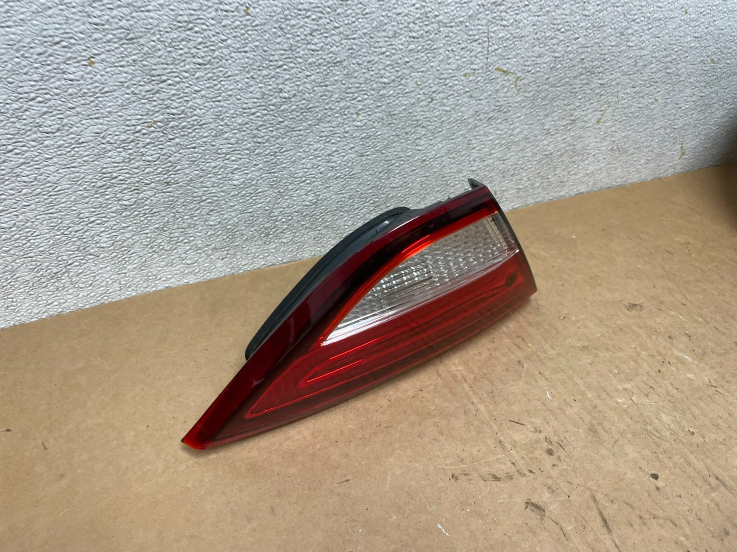2015 to 2017 Chrysler 200 Sedan Left Driver Side Inner Tail Light Oem Q6820 DW2