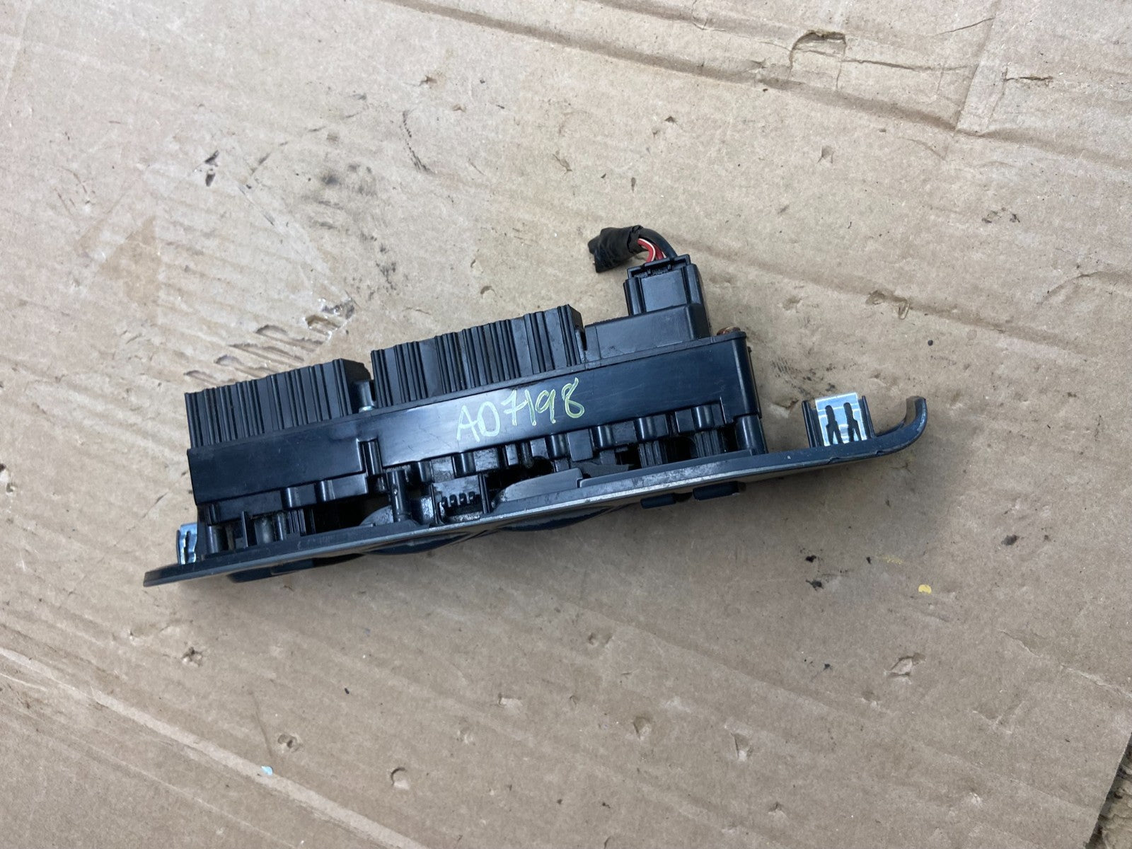 2007-2014 Cadillac Escalade Master Left Driver Power Window Switch AD7198 DG2