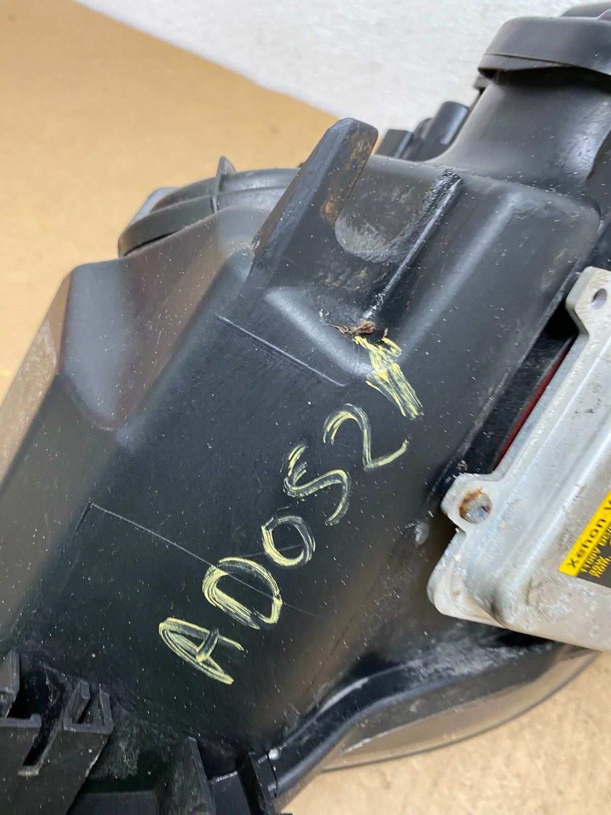 2004 to 2007 BMW 525i 5 Series Headlight Right Passenger Xenon AFS AD0521 DW9