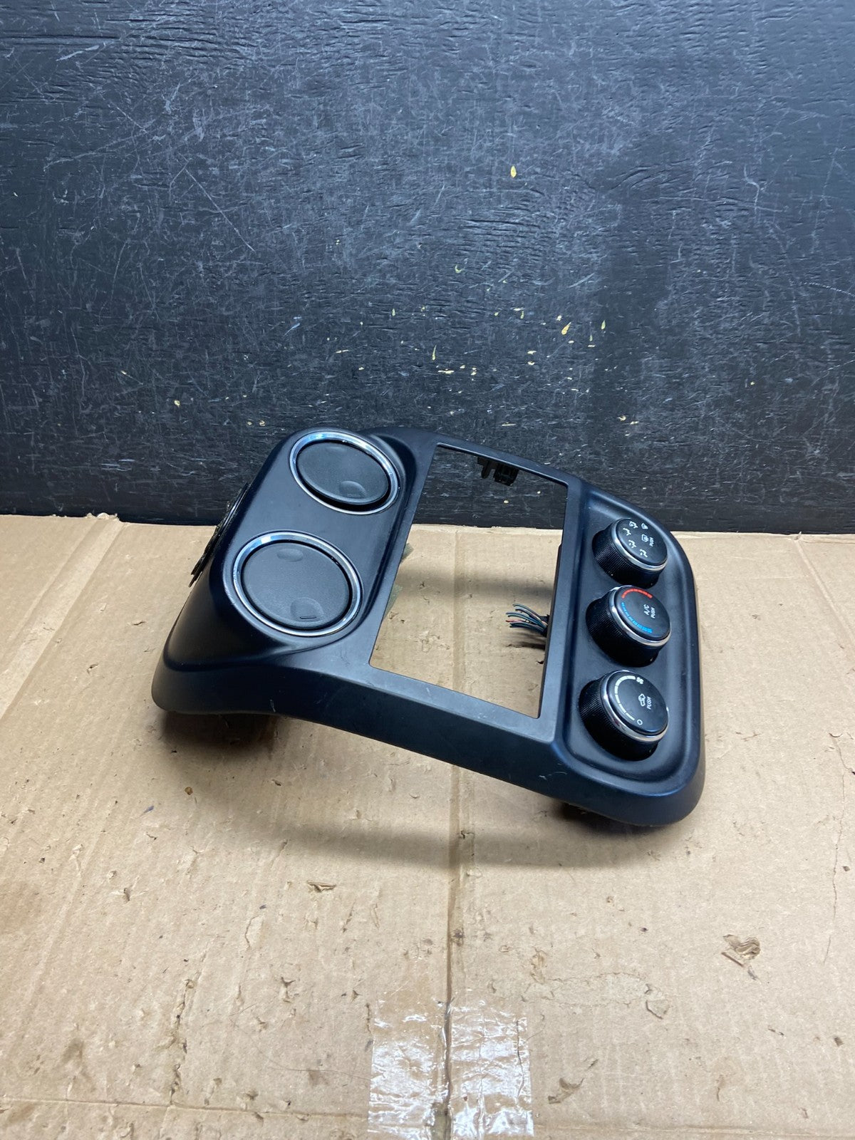 2011 to 2017 Jeep Patriot Dash Climate Temperature Control Radio Bezel ai2762 DG1