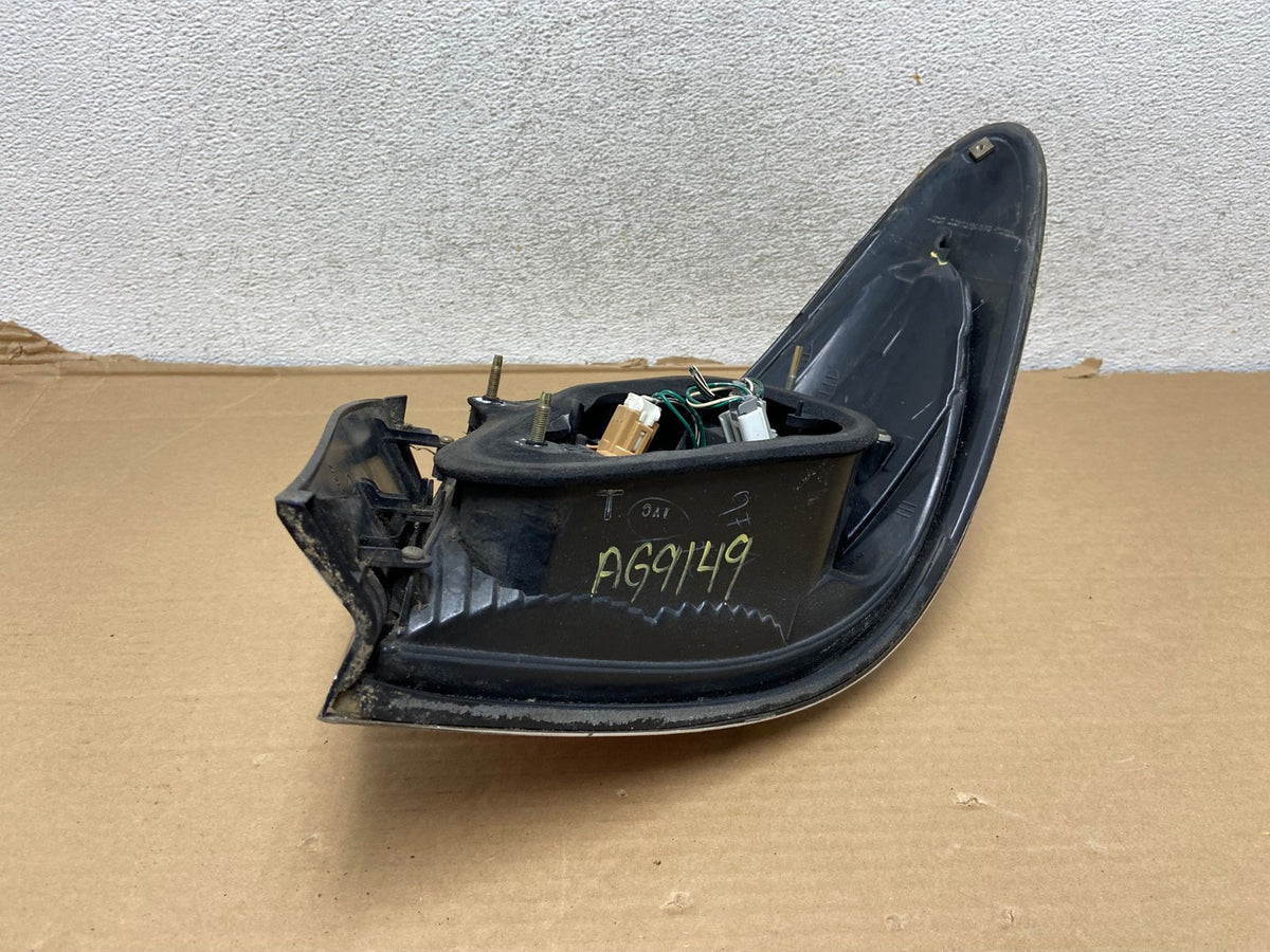 2002 to 2004 Lexus ES300 ES330 Left Driver Side Tail Light AG9149 LK6