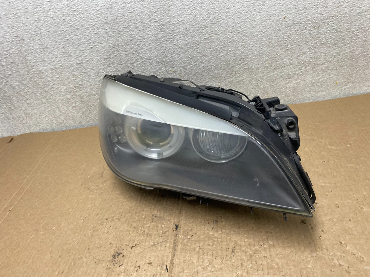 2009-2012 BMW 7-Series 740i 750i Right Passenger Xenon HID Headlight OEM V13411
