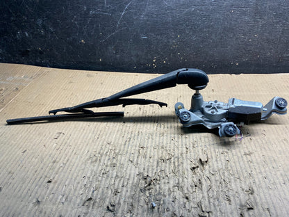 2009 to 2012 Toyota Matrix Rear Wiper Windshield Motor OEM Y1524 DG1