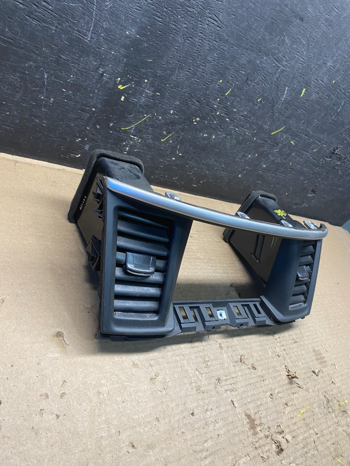 2013 to 2020 Nissan Pathfinder Center Dash Radio Trim Bezel Surround s8880 DG1