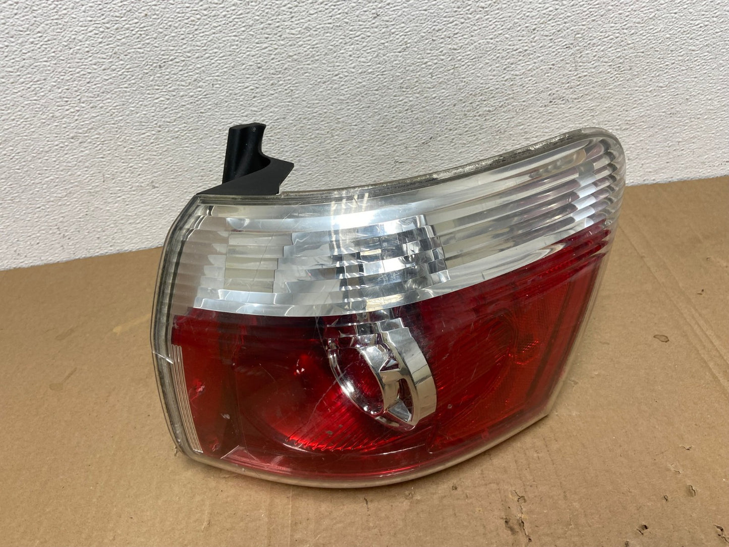 2007 to 2012 GMC Acadia Halogen Tail Light Right Passenger RH Side AC3780 LK0