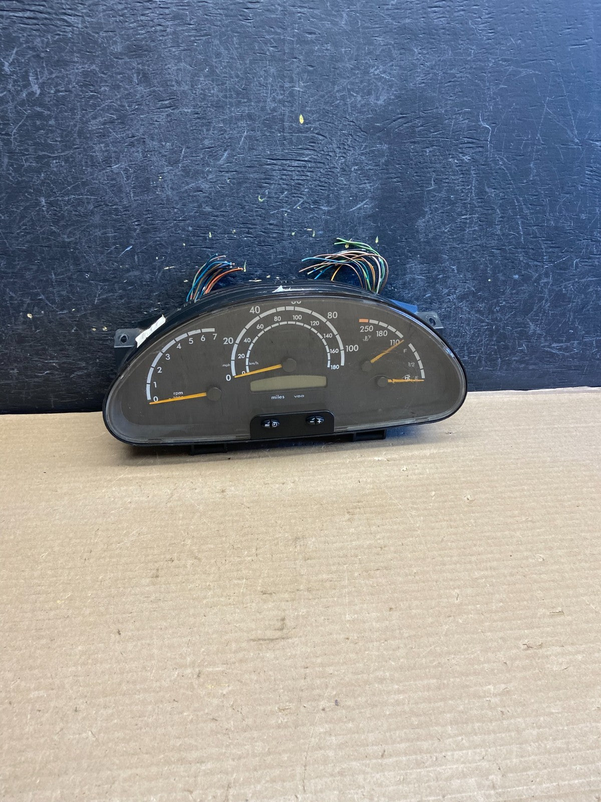 2005 to 2006 Sprinter 2500 3500 Instrument Speedometer Gauge Cluster AH1501 DG0