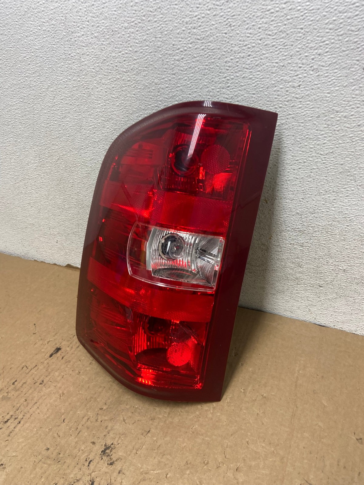 2007 to 2013 Chevrolet Silverado Left Driver LH Side Tail Light AG2362 LK1