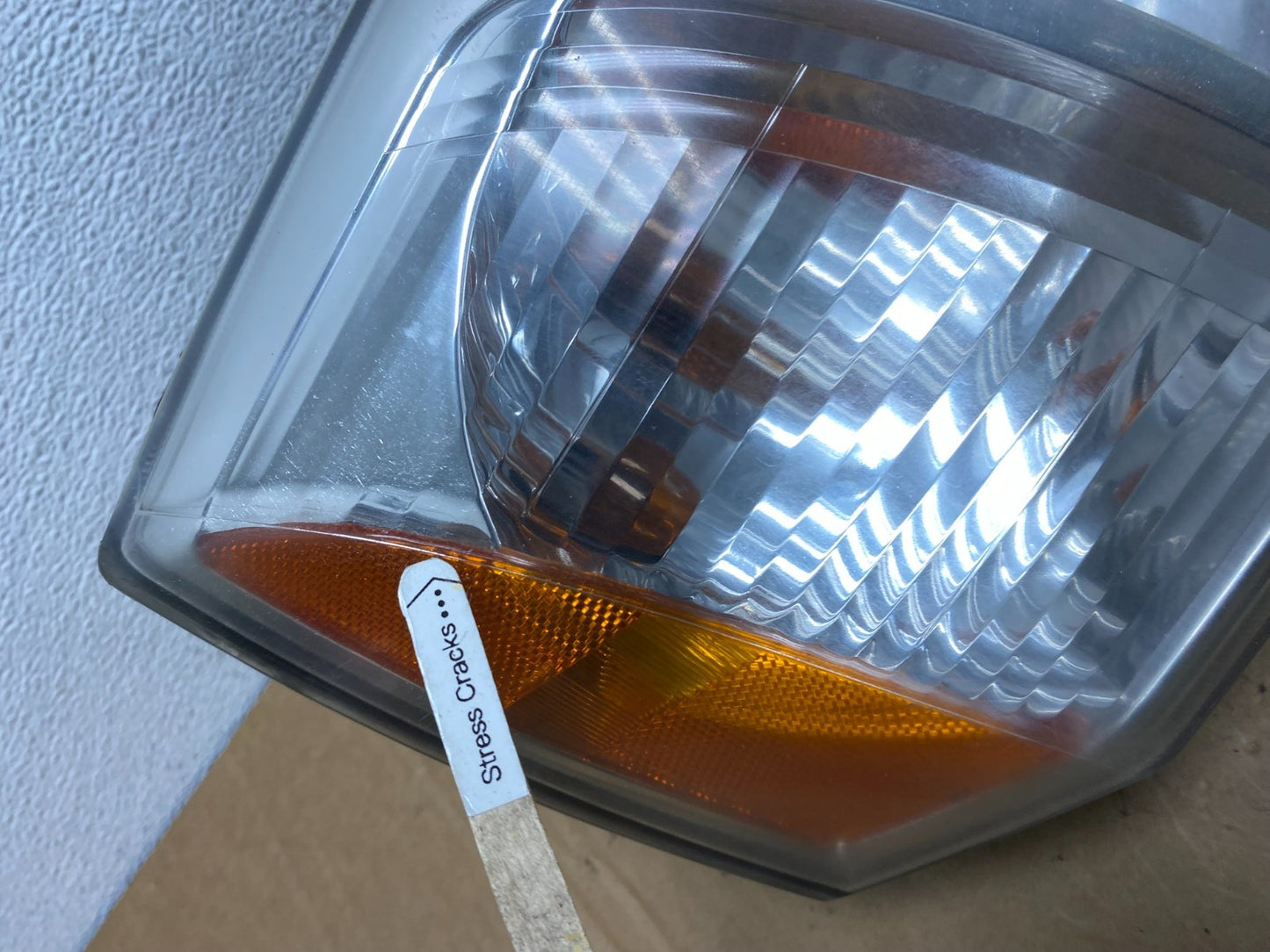 2004 - 2011 Mitsubishi Endeavor Headlight Right Passenger Rh Side AD2681 DW4