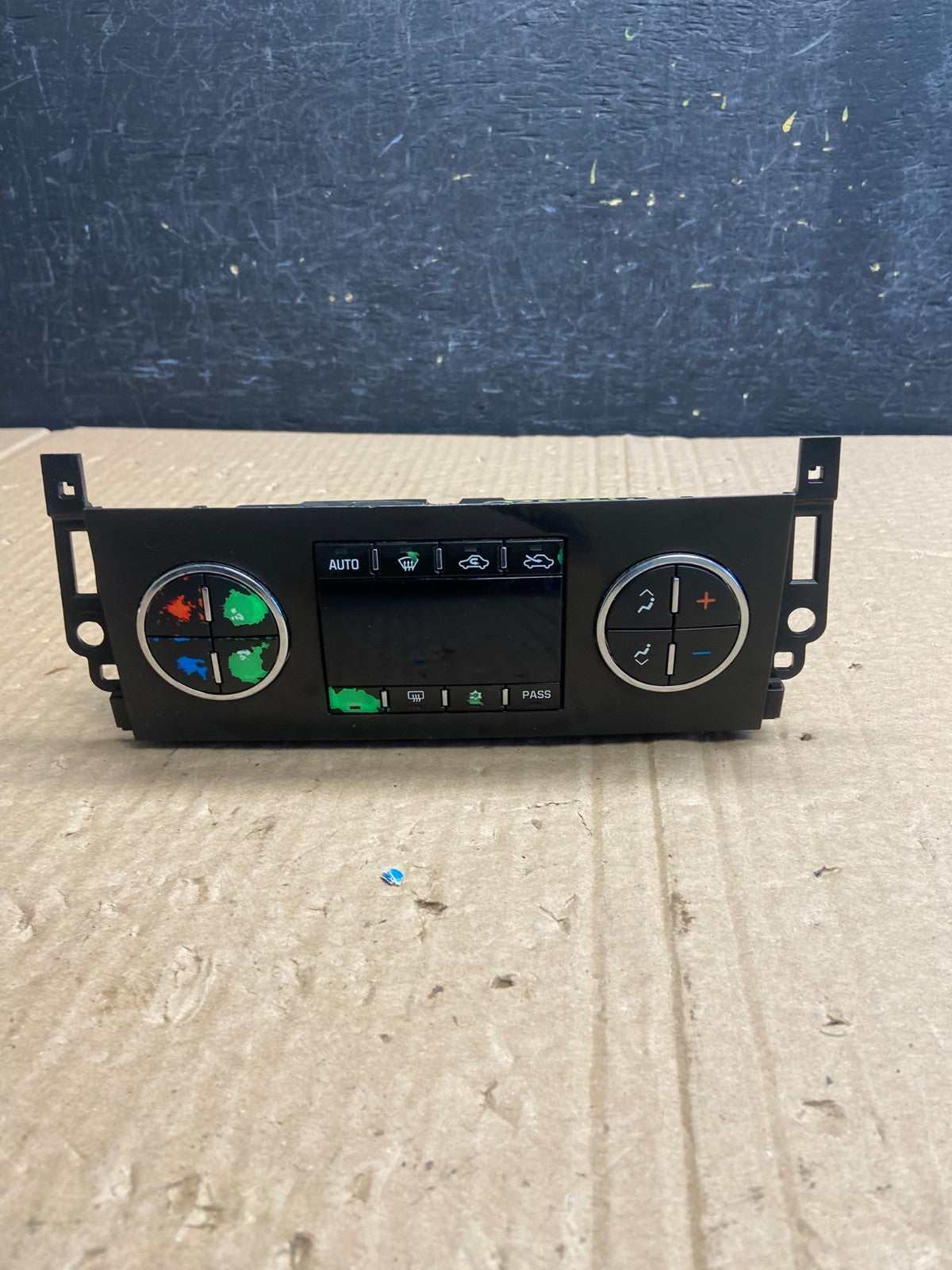 2007-2011 GMC Yukon Tahoe Automatic Climate Temperature Temp Control AF6320 DG0