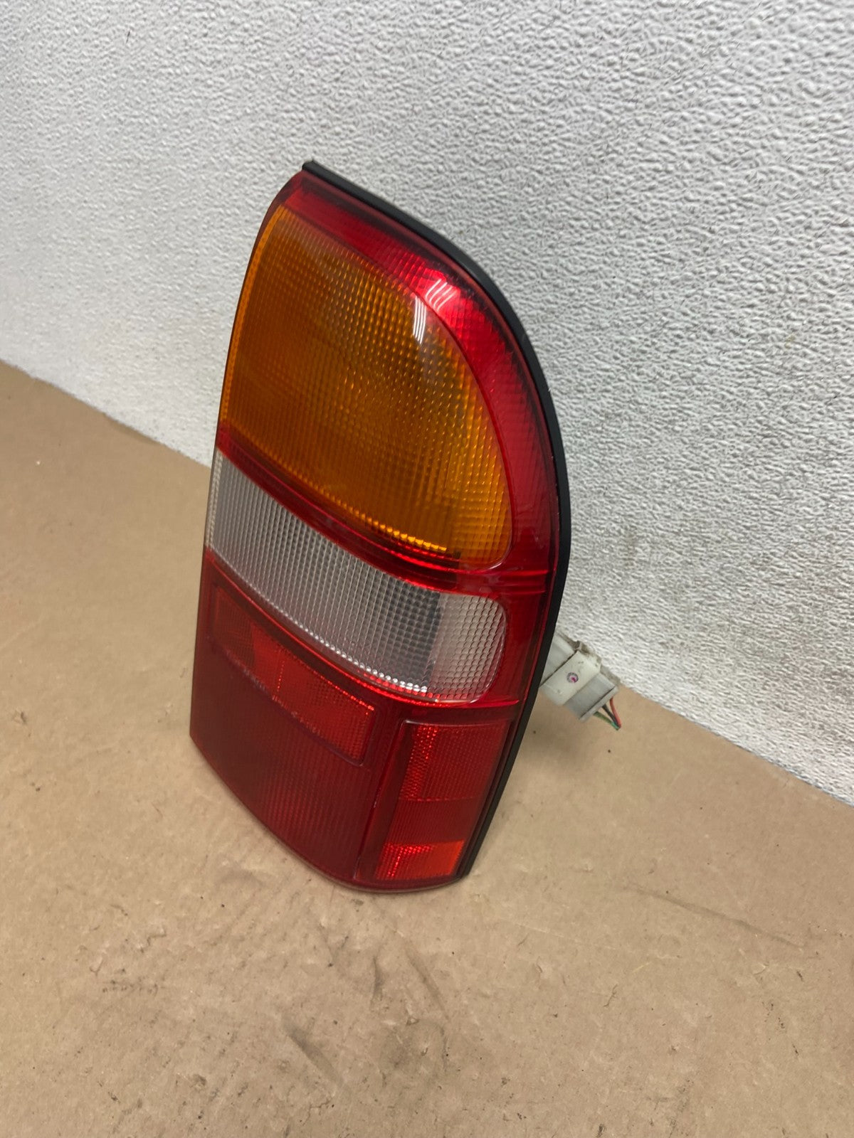 1999 to 2003 Suzuki XL-7 Vitara Right Passenger RH Side Tail Light AG4677 DW1