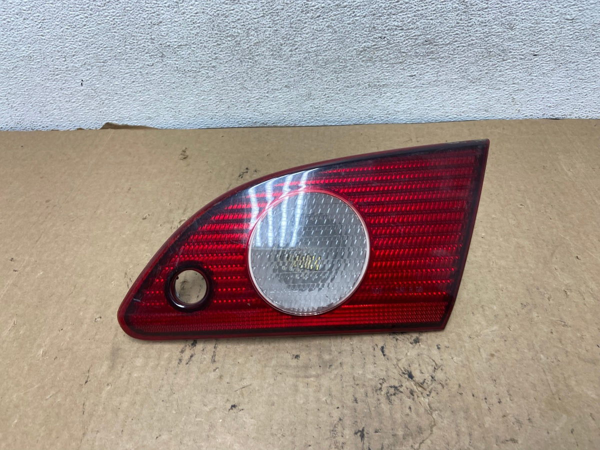 2001 2002 Toyota Corolla Right Passenger RH Side Inner Tail light AG2237 LK0