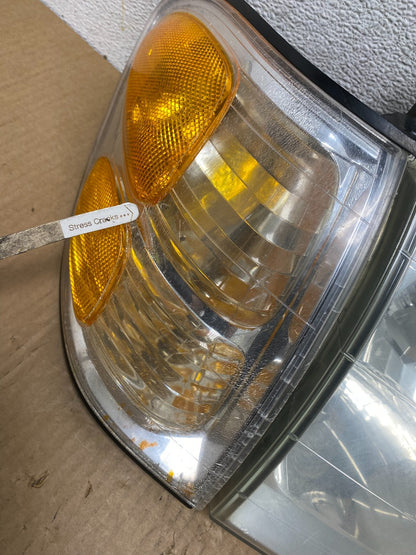 2001-2004 Toyota Sequoia Left+Right Side Halogen Headlights AI6586 DW5